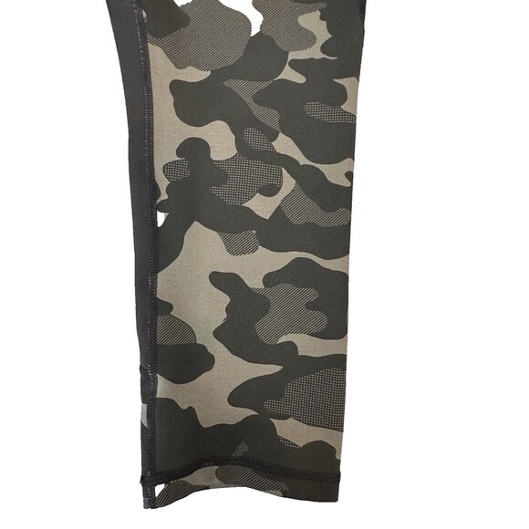 Calvin Klein Performance Wick Black and Camo Leggings Size Small Nylon Spandex - Picture 2 of 7